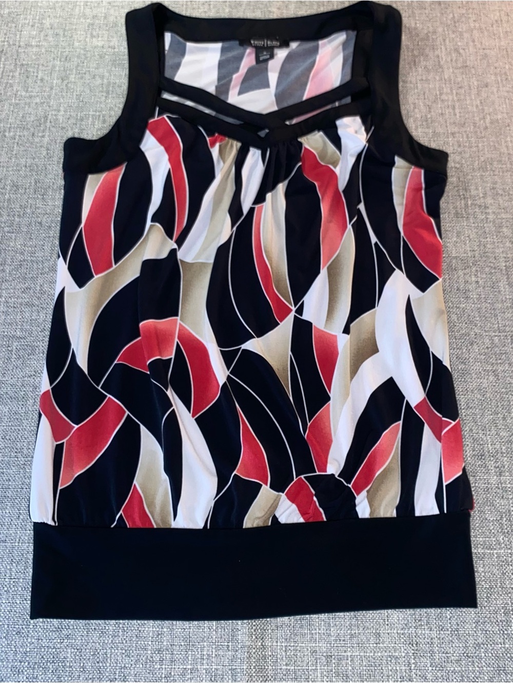 White House Black Market NWOT Geometric Tank Top Wave Pattern Black Trim SM